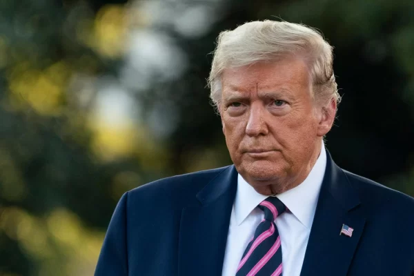 Un jurado investigador de Manhattan votó para acusar a Donald Trump en el caso de supuestos pagos por silencio, dijeron medios estadounidenses.