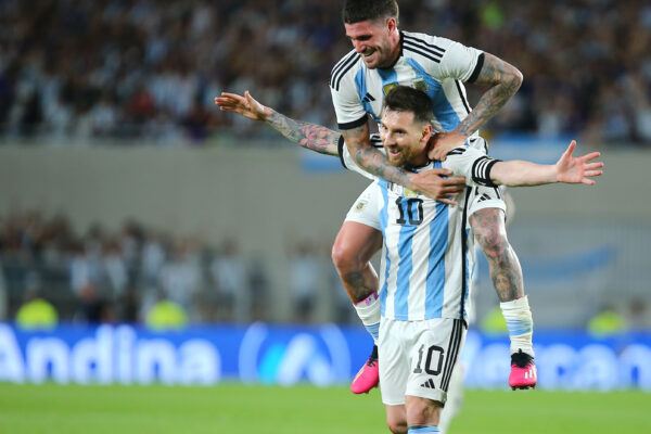 El partido amistoso se realizó este jueves en el estadio Monumental en Buenos Aires.