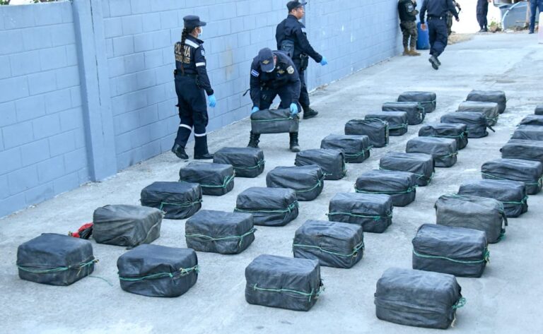 Droga localizada en Estero de Jaltepeque