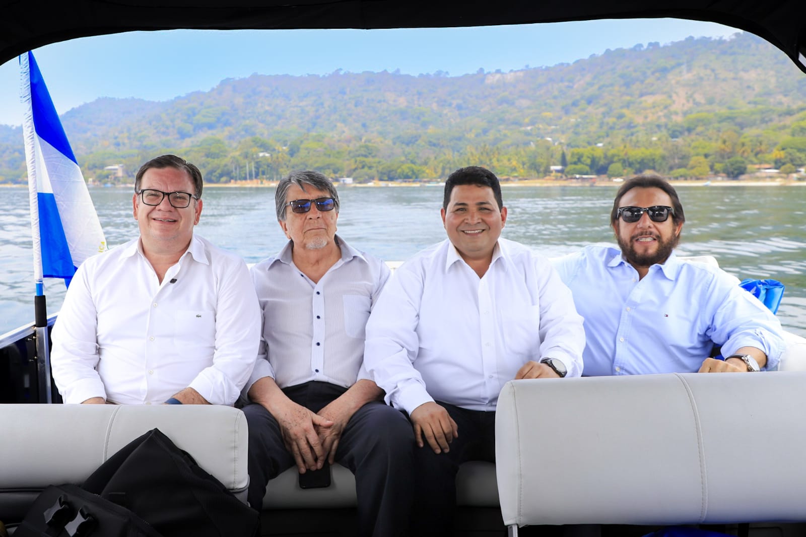 Realiza recorrido por Vía Vela