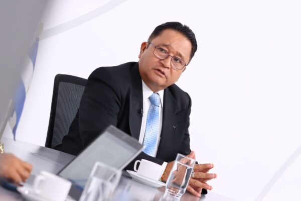 Politólogo afirma que la ideología de ARENA y FMLN es la corrupción