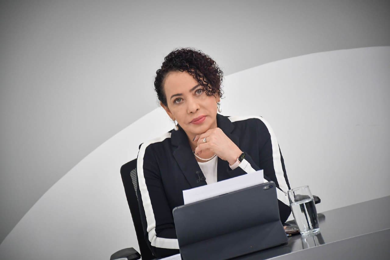 Pese a estar alejada de las acciones públicas, Carolina Bernal se ha mantenido apoyando en el trabajo gubernamental que su cargo le exige.