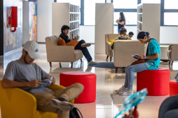 La población salvadoreña ya disfruta de la nueva Biblioteca Nacional de El Salvador
