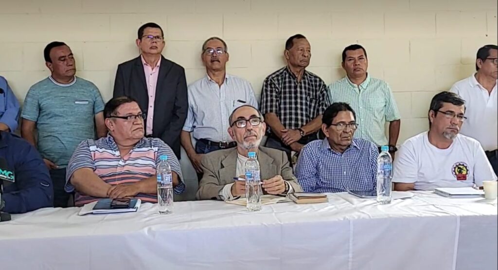 Rubén Zamora, excandidato presidencial del FMLN, junto a José Santos Melara 'Pepe', lideraron el grupo.
