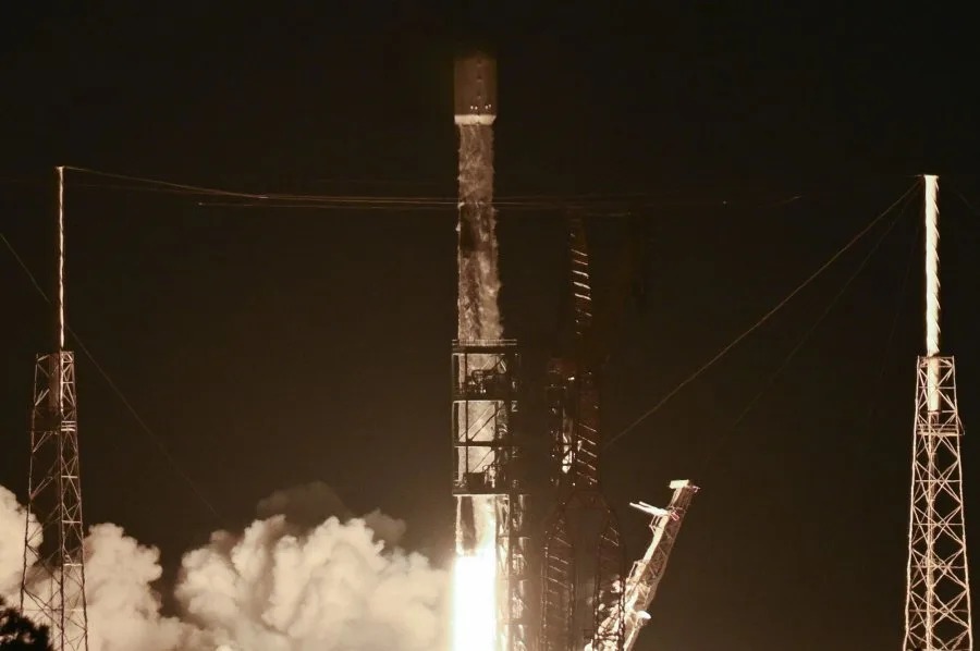 SpaceX lanza con éxito otro lote de satélites Starlink - La Noticia SV
