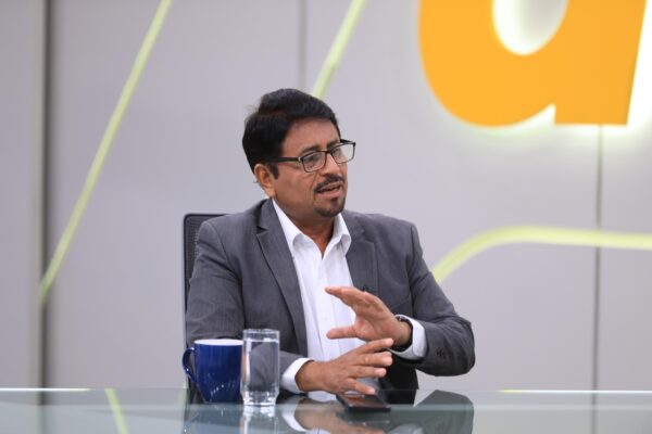 Sociólogo Martínez: “la corrupción ya no tiene cabida en las nuevas administraciones que vienen desde la llegada del presidente Bukele”.