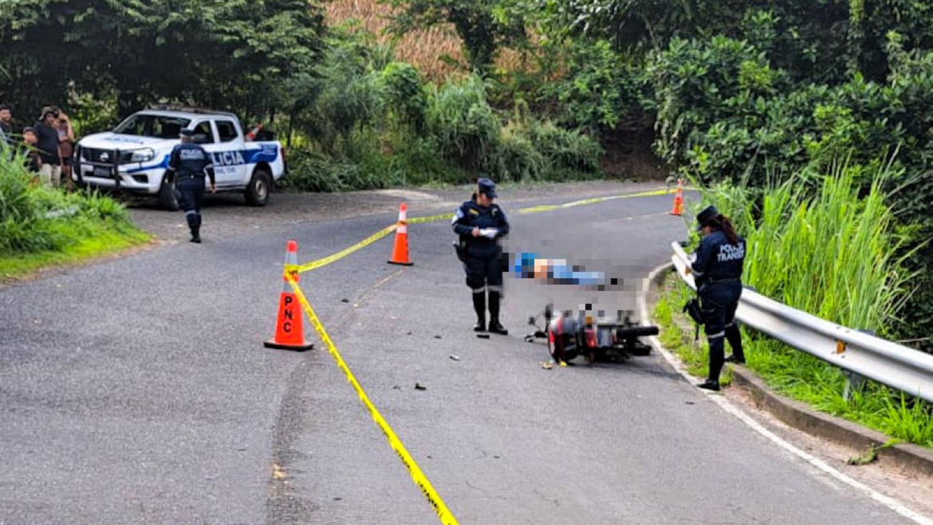 Un motociclista fallece tras impactar contra un vehículo en carretera ...