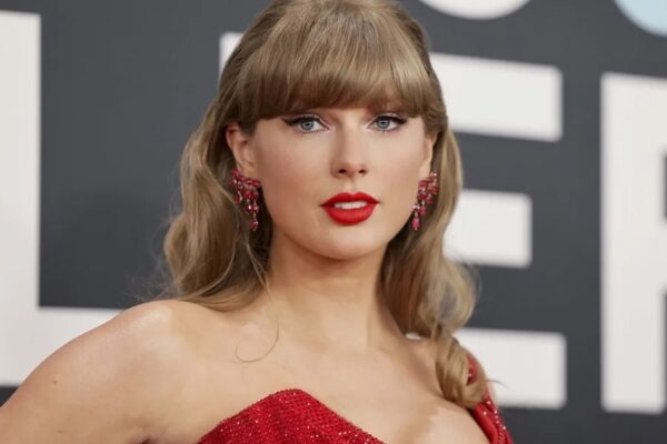 La cantante estadounidense Taylor Swift anuncia su duodécimo disco