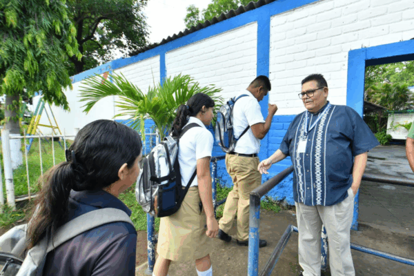 Aldo Álvarez plantea revisión de permanencia de directores históricos de escuelas públicas