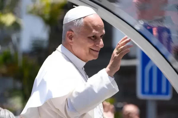 El papa León XIV será hospitalizado para ser operado del pulmón