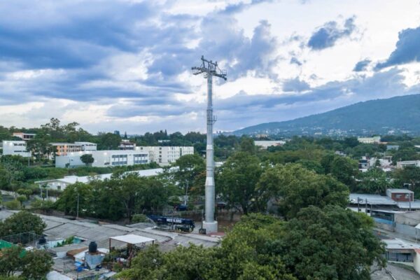 Bukele confirma cinco líneas para la primera etapa del aerocable y promete expansión del sistema