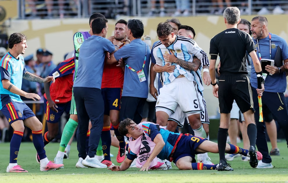 FIFA abre proceso disciplinario contra la AFA y varios jugadores argentinos por incidentes en el Mundial 2026