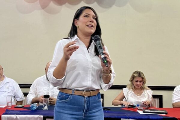 ARENA será la "gran alternativa" de los salvadoreños para equilibrar el poder en 2027, según la candidata Mayteé Iraeta
