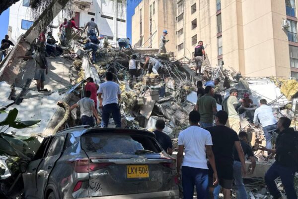 Aumenta a 169 la cifra de muertos por el terremoto que sacudió Colombia