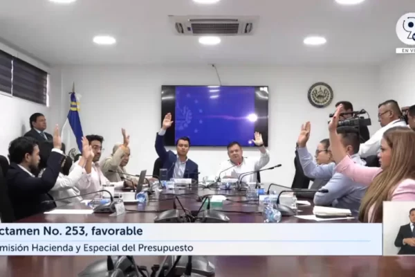 Diputados avala incorporar $137 mil a Educación para el Programa Beca Bicentenario