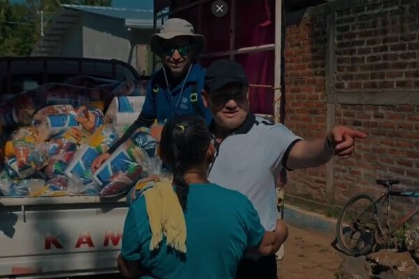 Entregan ayuda a familias afectadas por sequía en Puerto Parada, Usulután