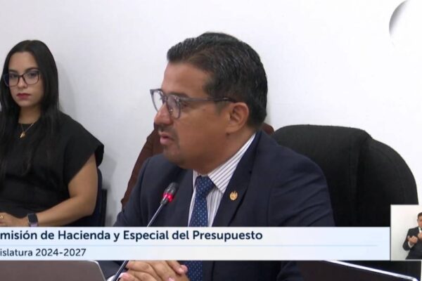 Hacienda: "El Salvador está cumpliendo puntualmente cada compromiso de deuda a su vencimiento"