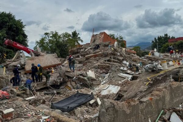 Colombia reduce a 289 la cifra de muertos por el terremoto del 10 de agosto
