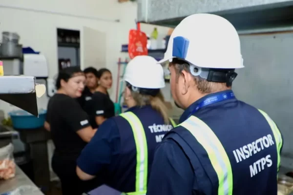 Más del 20% de la fuerza laboral operaba sin tutela de derechos, según Trabajo