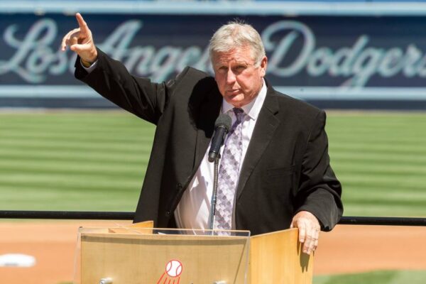 Muere Tommy John, figura de Dodgers y Yankees, a los 83 años