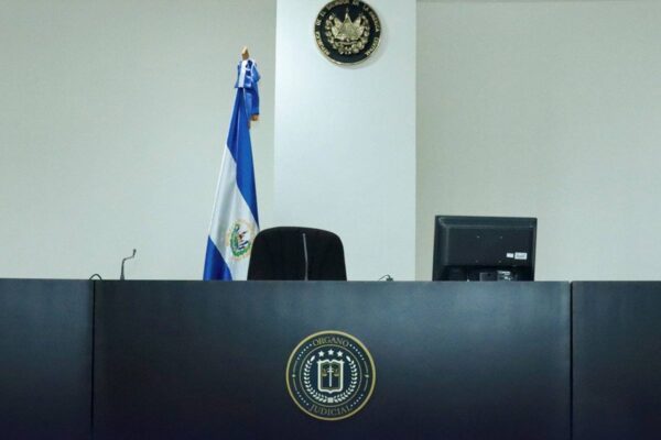 Tribunal condena a docente prófugo a tres años de prisión por acoso sexual en La Libertad