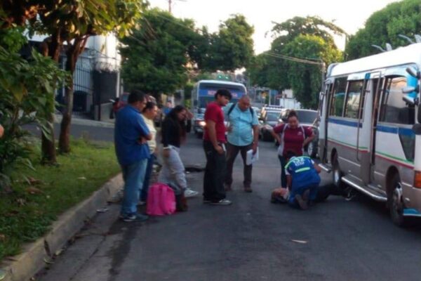 VMT suspende licencia a motorista de la ruta 6-A por provocar caída de pasajera