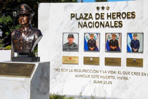 PNC conmemora 34 años de fundación y rinde homenaje a policías caídos en cumplimiento del deber