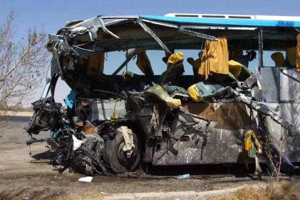 16 muertos y 28 heridos deja accidente de autobús en el Sinaí del Sur
