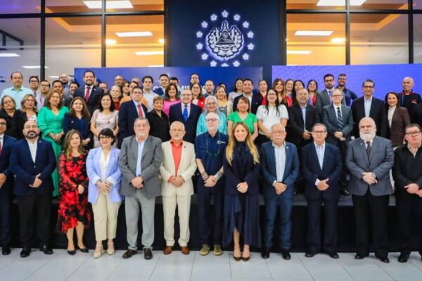 46 universidades y escuelas técnicas afinan detalles para el otorgamiento de becas