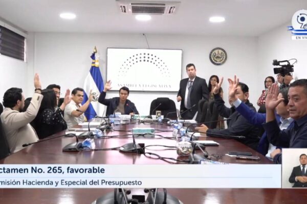 Avalan más de $11 millones para reforzar reconstrucción de mercados de San Miguel y Santa Ana