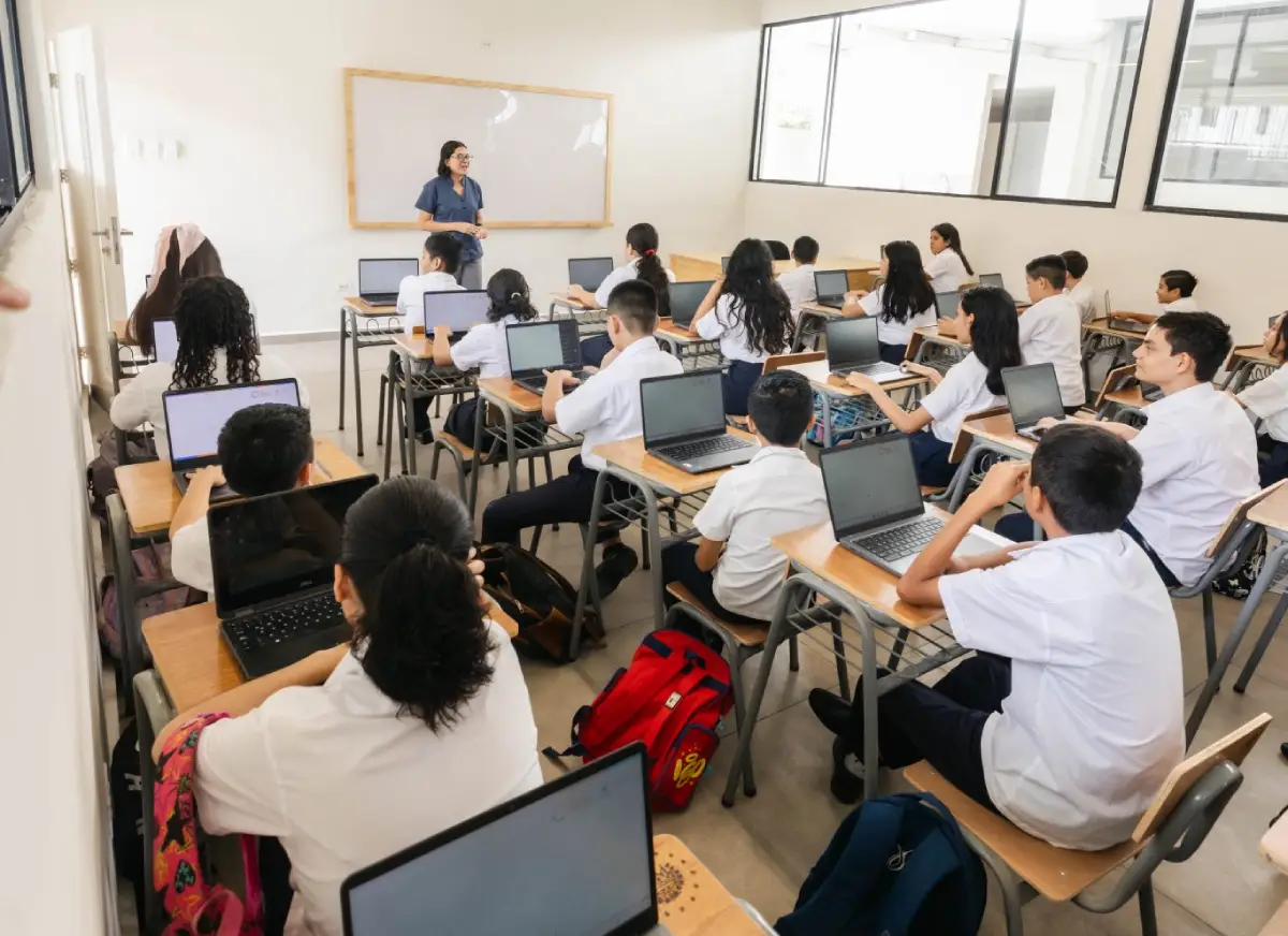 Bukele proyecta que El Salvador “inspirará al mundo” tras resultados de evaluación PISA