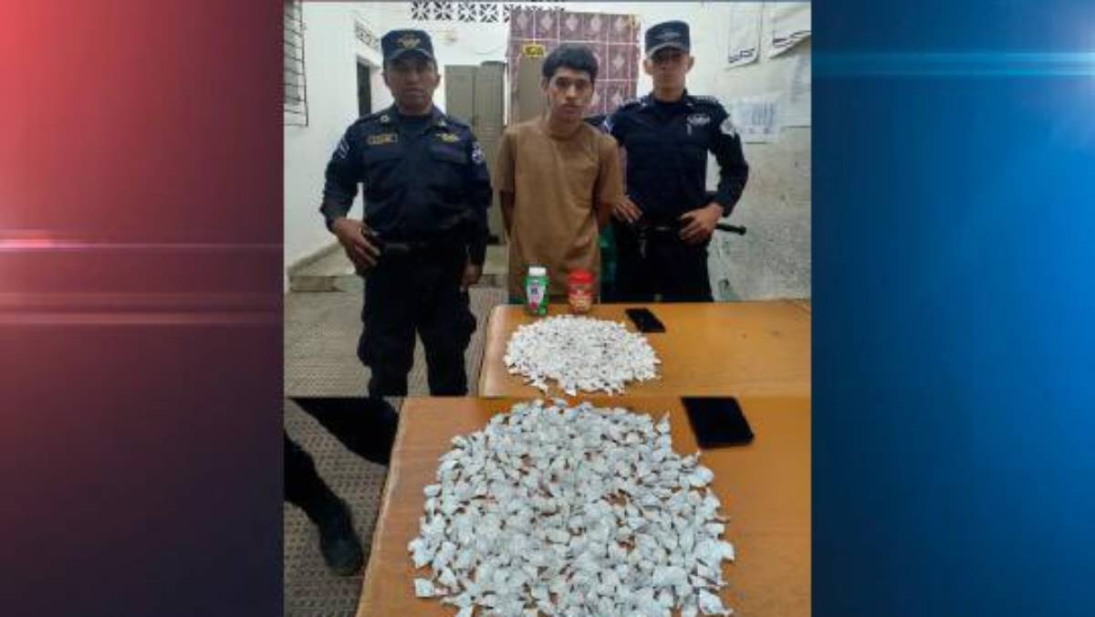 Capturan a joven con casi 300 porciones de cocaína valoradas en más de $7,000