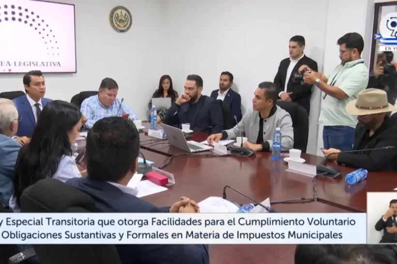 Comisión avala perdonar multas municipales en los 44 municipios