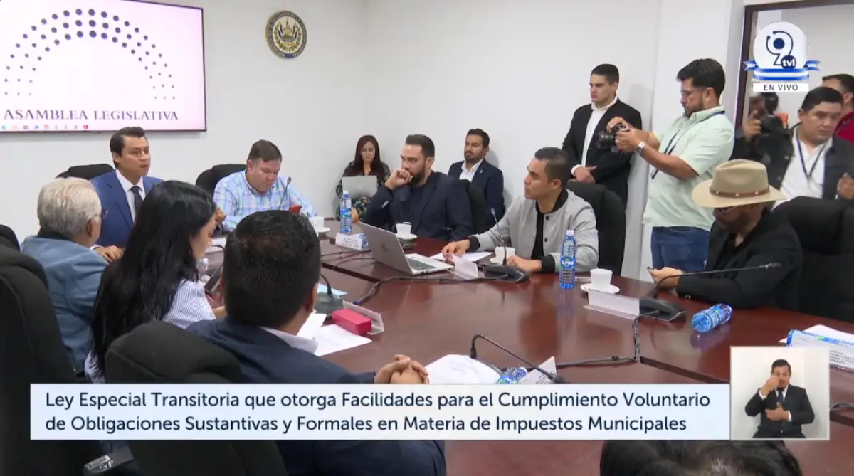 Comisión avala perdonar multas municipales en los 44 municipios