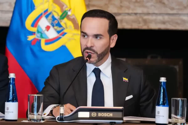De la Espriella promete “mano de hierro” tras ataque con coche bomba en Colombia