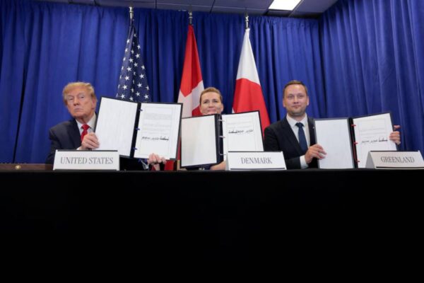 EE.UU. y Dinamarca firman pacto de seguridad para ampliar presencia militar en Groenlandia