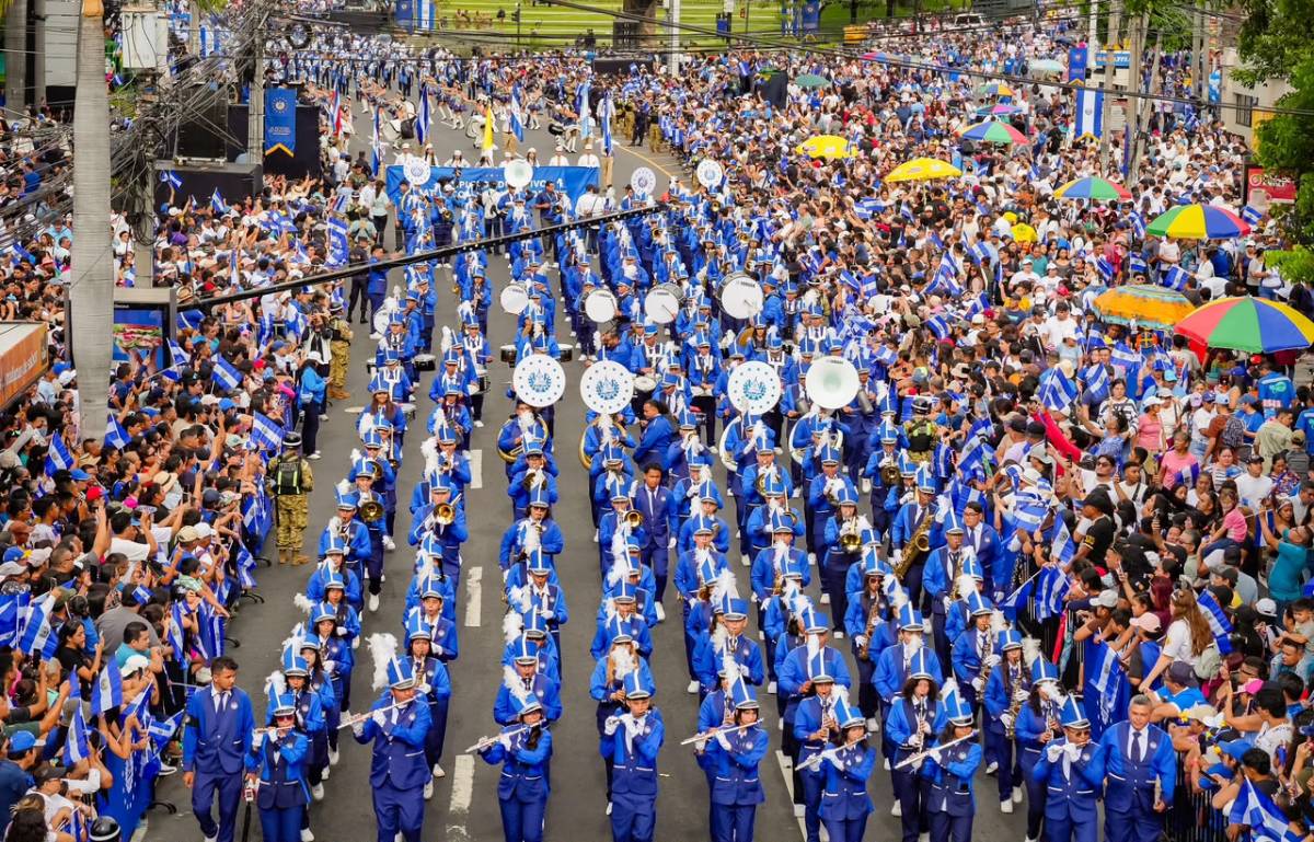 El Salvador celebra 205 años de Independencia con 270 actos y más de 160.000 estudiantes