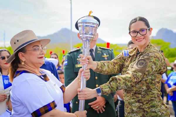 El Salvador entregó a Honduras la Antorcha Centroamericana por la Paz y la Libertad