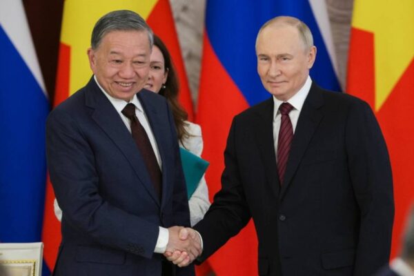 El presidente Putin se reúne con su homólogo de Vietnam en Moscú