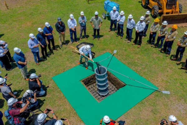Etesal coloca primera piedra de línea de transmisión San Miguel-Morazán