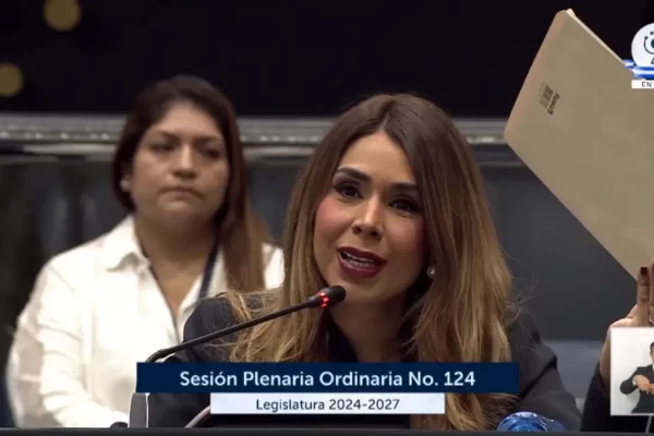 Marcela Villatoro propone reducir la jornada laboral de 44 a 39 horas semanales y siete diarias