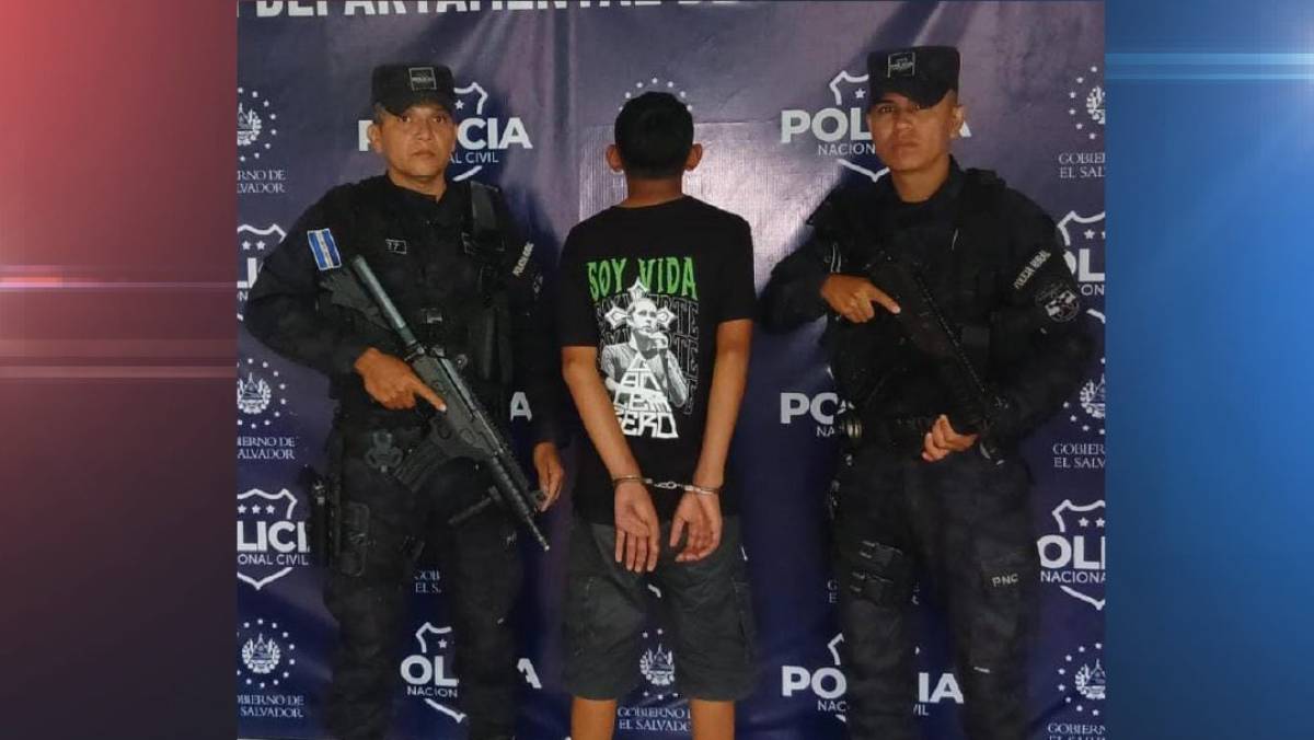 Capturan adolescente señalado de sustraer $1,000 de una vivienda
