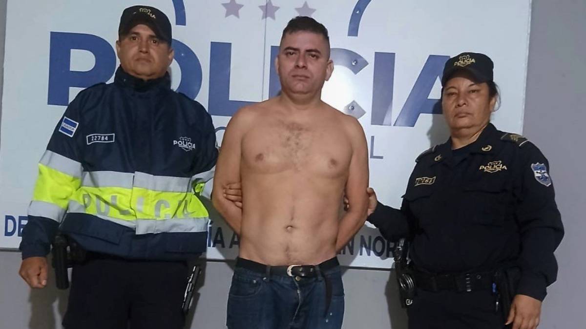 Detienen a policía tras provocar accidente de tránsito en Atiquizaya