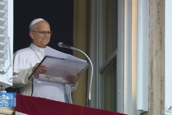 El papa León XIV reaparece en el Vaticano tras su operación de pulmón