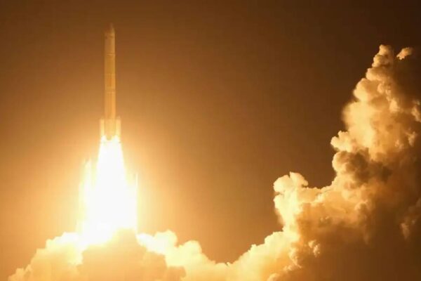 Japón lanza la primera misión mundial a una de las lunas de Marte