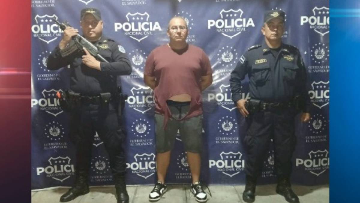 VIDEO: Capturan a hombre por golpear a otro en la vía pública