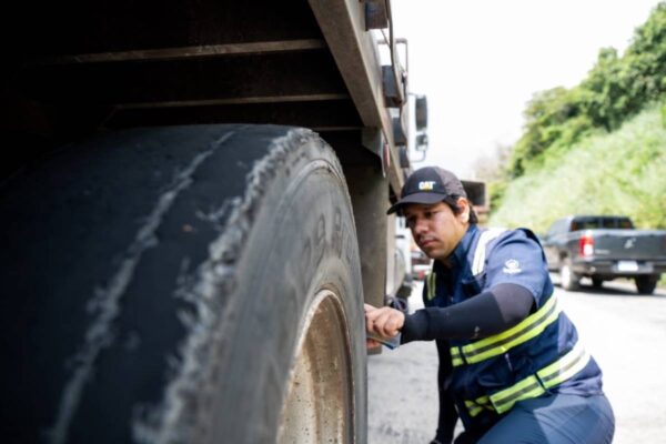 VMT sanciona y decomisa vehículos de carga durante operativos de control